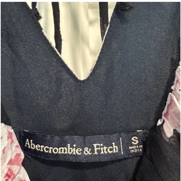 Beautiful Floral Dress - Picture 6 of 6